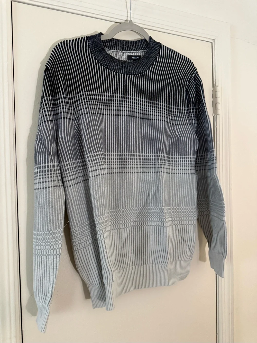 Alfani Men’s Gradient Black and White Crewneck Sweater Size Large